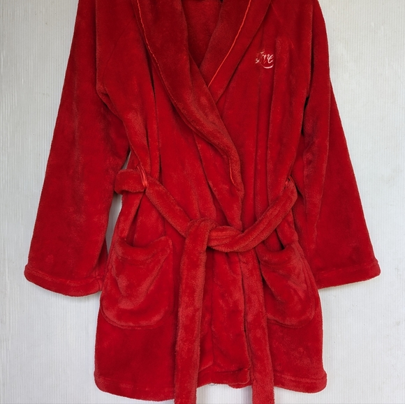 VICTORIA'S SECRET women's red plush soft and cozy fleece bath robe - Picture 12 of 12